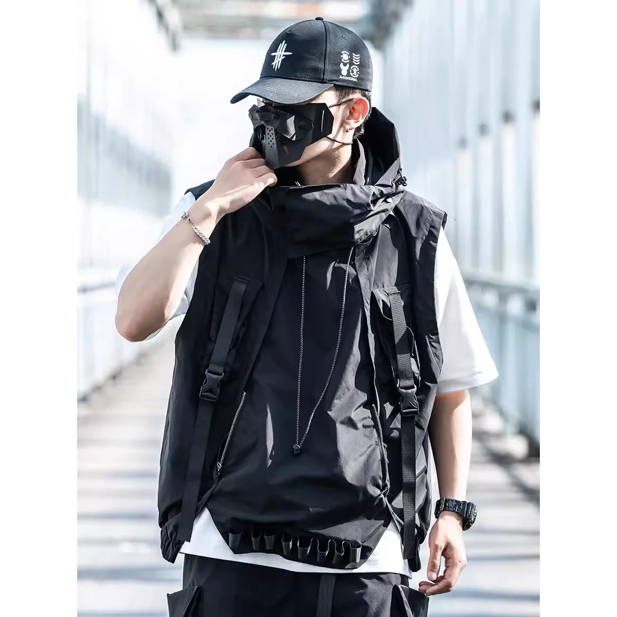 2024 Hooded Function Vest Men Hip Hop Streetwear Tactical Sleeveless Coat Jacket Multiple Pockets Tactical Vest