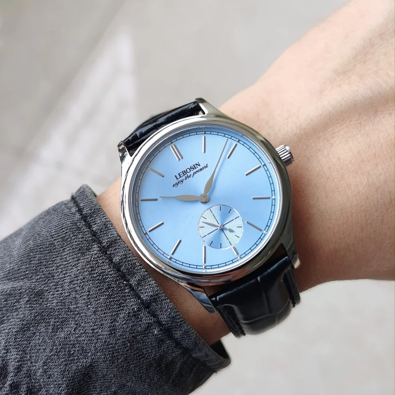 

Quartz Watch with Sei-koTime Module Movement Artificial Sapphire Glass 39.5mm Diameter 8mm Thickness 50 Meters Waterproof