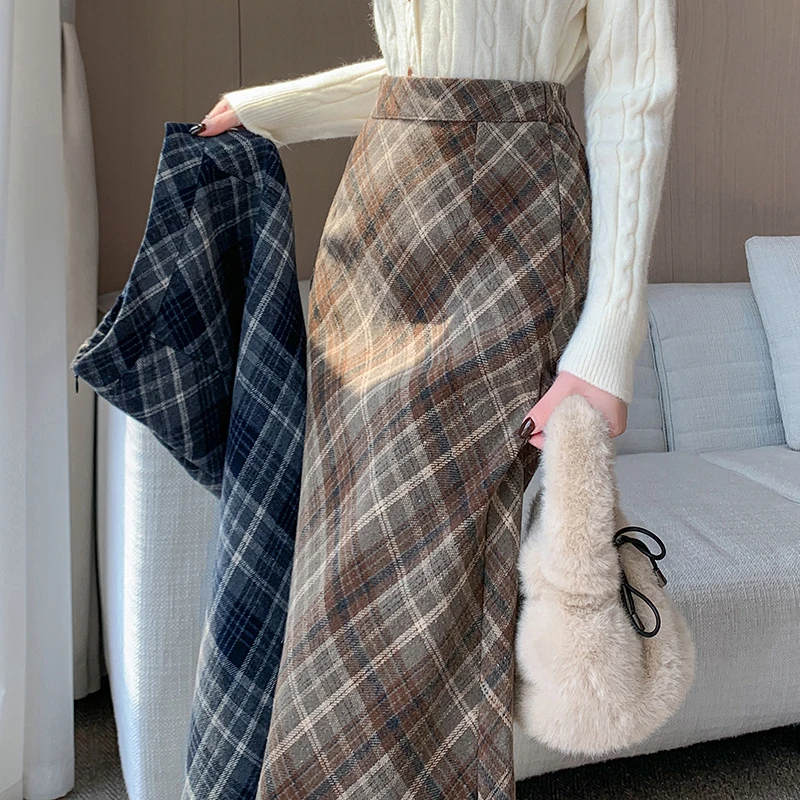 

Winter 2025 High Waist Plaid Midi Skirt Women's Korean Sle Woolen Dr Warm Commute Polyester Fiber A-Line Skirt