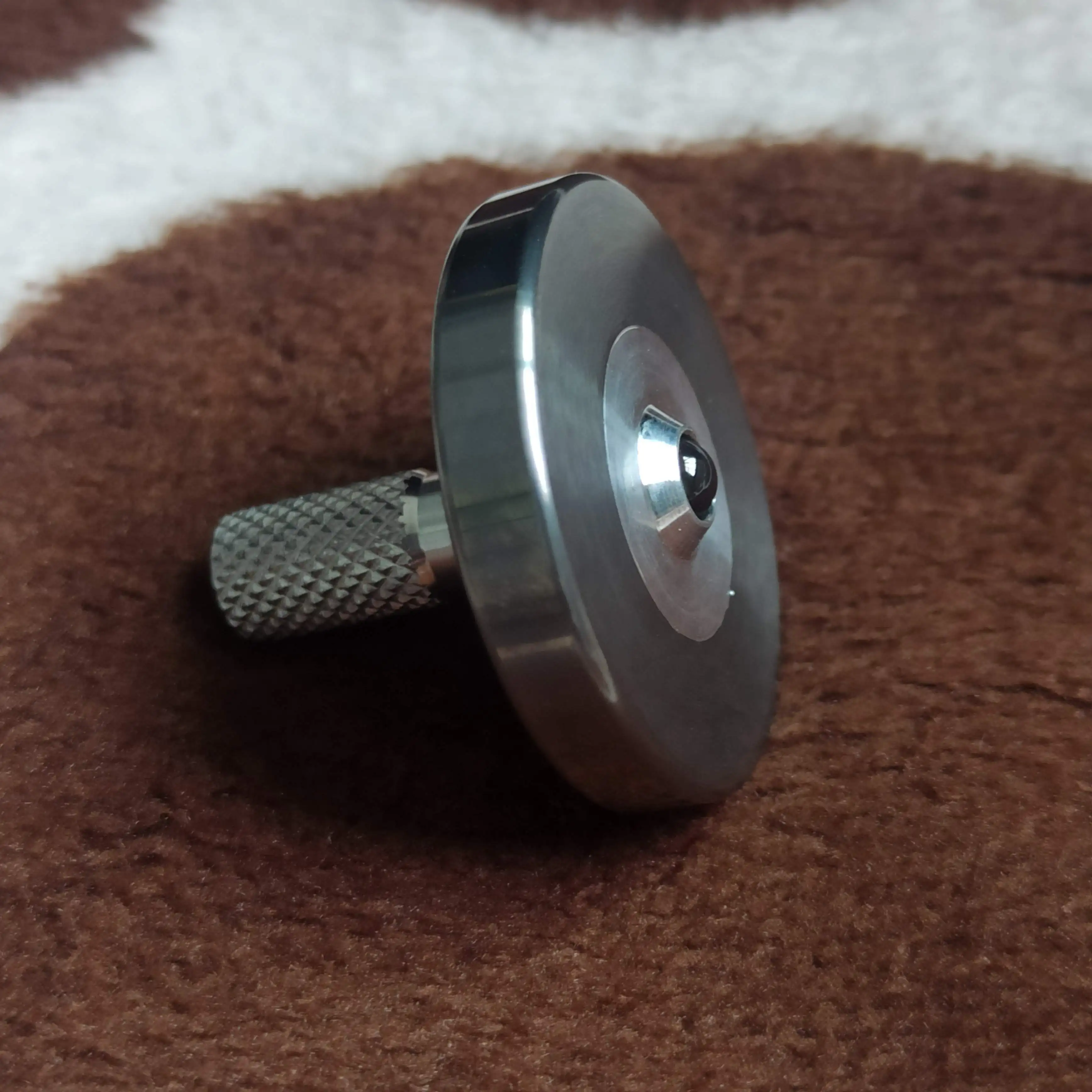 High Quality Tungsten Steel Hand Twisting Spinning Top Gyro Gyroscope Collection Spinner Toys EDC Desktop Decoration