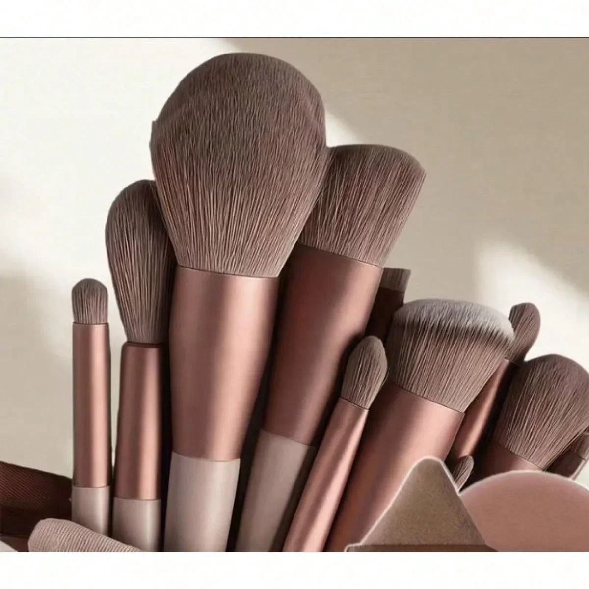 13-piece makeup brush and sponge set, including eyeshadow, foundation, BB cream, and concealer brushes, soft and versatile tools for women, easy-to-carry soft fibers, travel set, creates a flawless airbrushed look, makes applying makeup easy