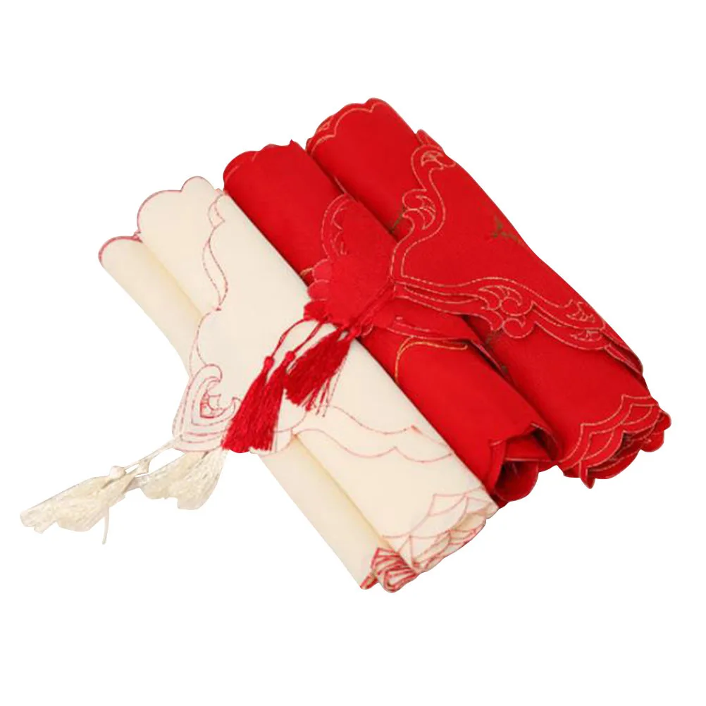 

Christmas Embroidery Tablecloth Red Pattern Long Stylish Decorative Table Runner Xmas Holiday Winter Party Home