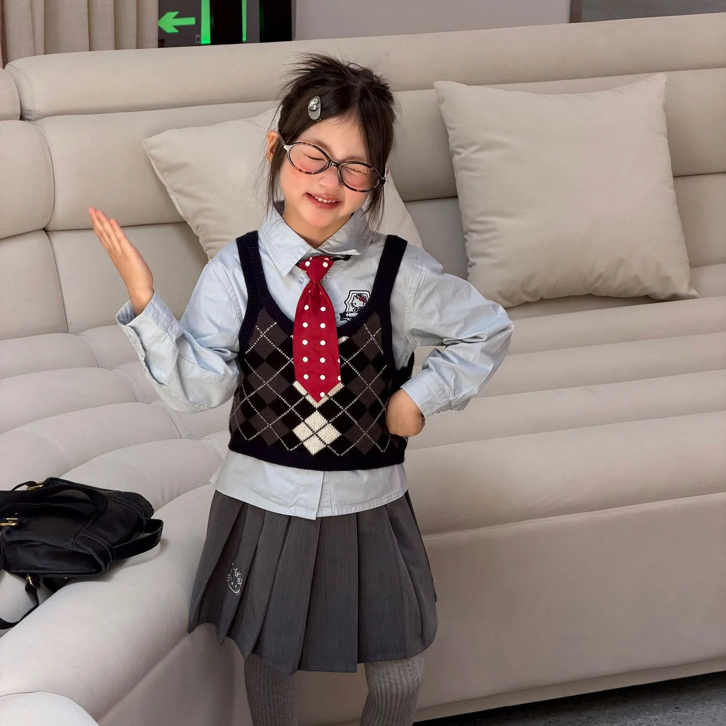 Children's Clothing 2026 Autumn New Sweater Diamond Grid Knit Sweater Children's Vest Sleeveless Camisole Line