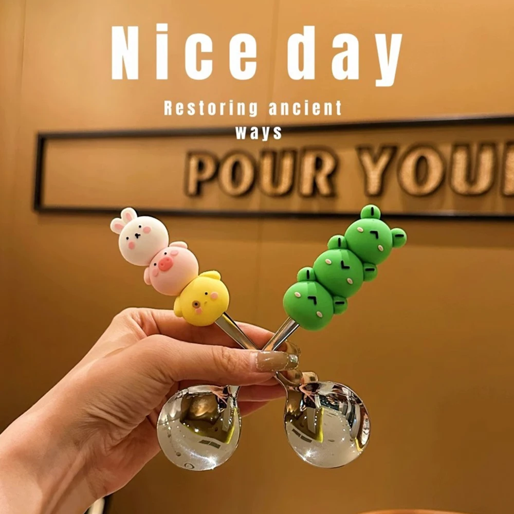 Christmas Tableware Round Handle Durable Stainless Steel Fun Way To Enjoy Dessert Unique Design Perfect For Christmas Parties