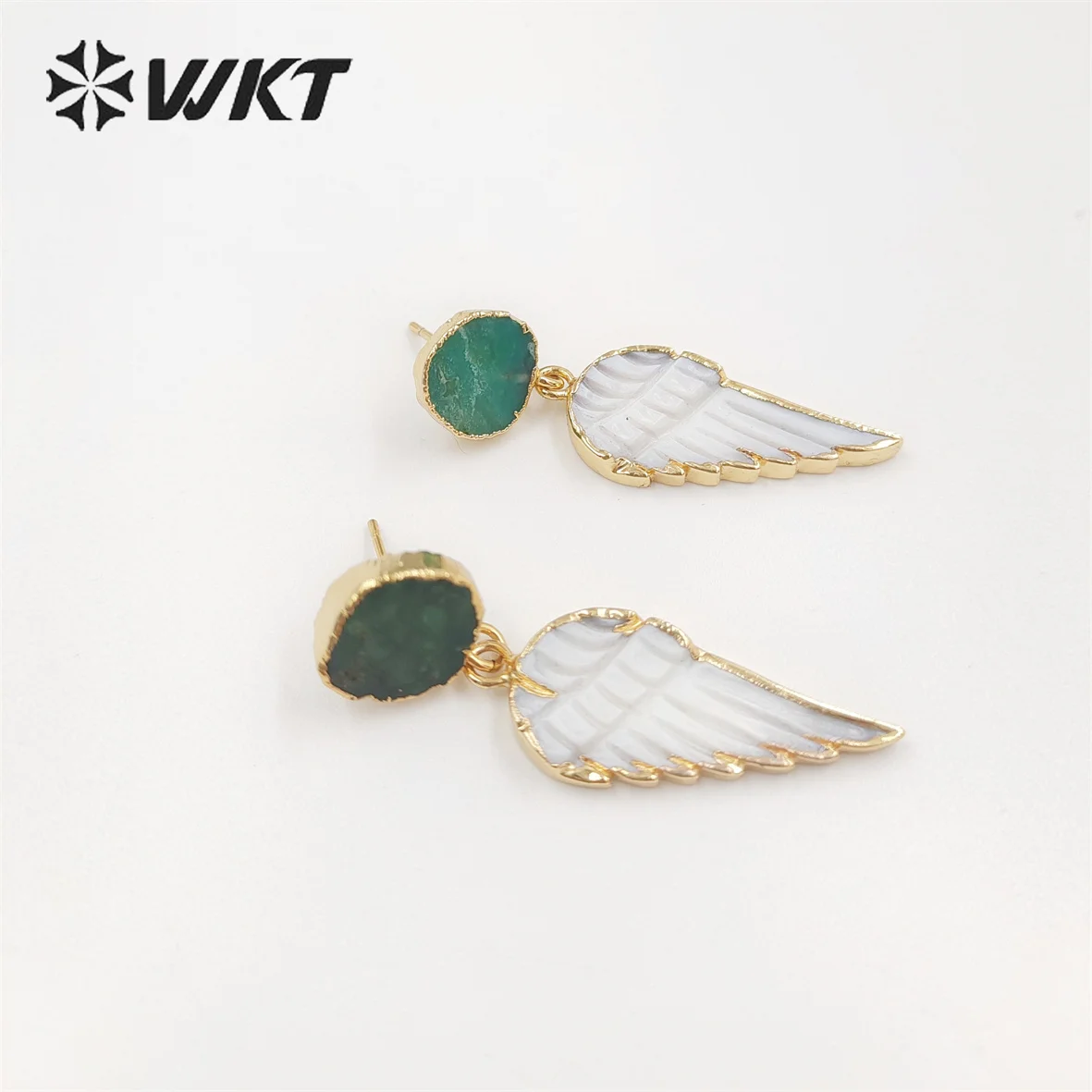 WT-MPE076 Wholesale Fashion 18k Real Gold Plated Shell Carved Feather Studs Women Natural Abalone Leaf Dangle Earrings