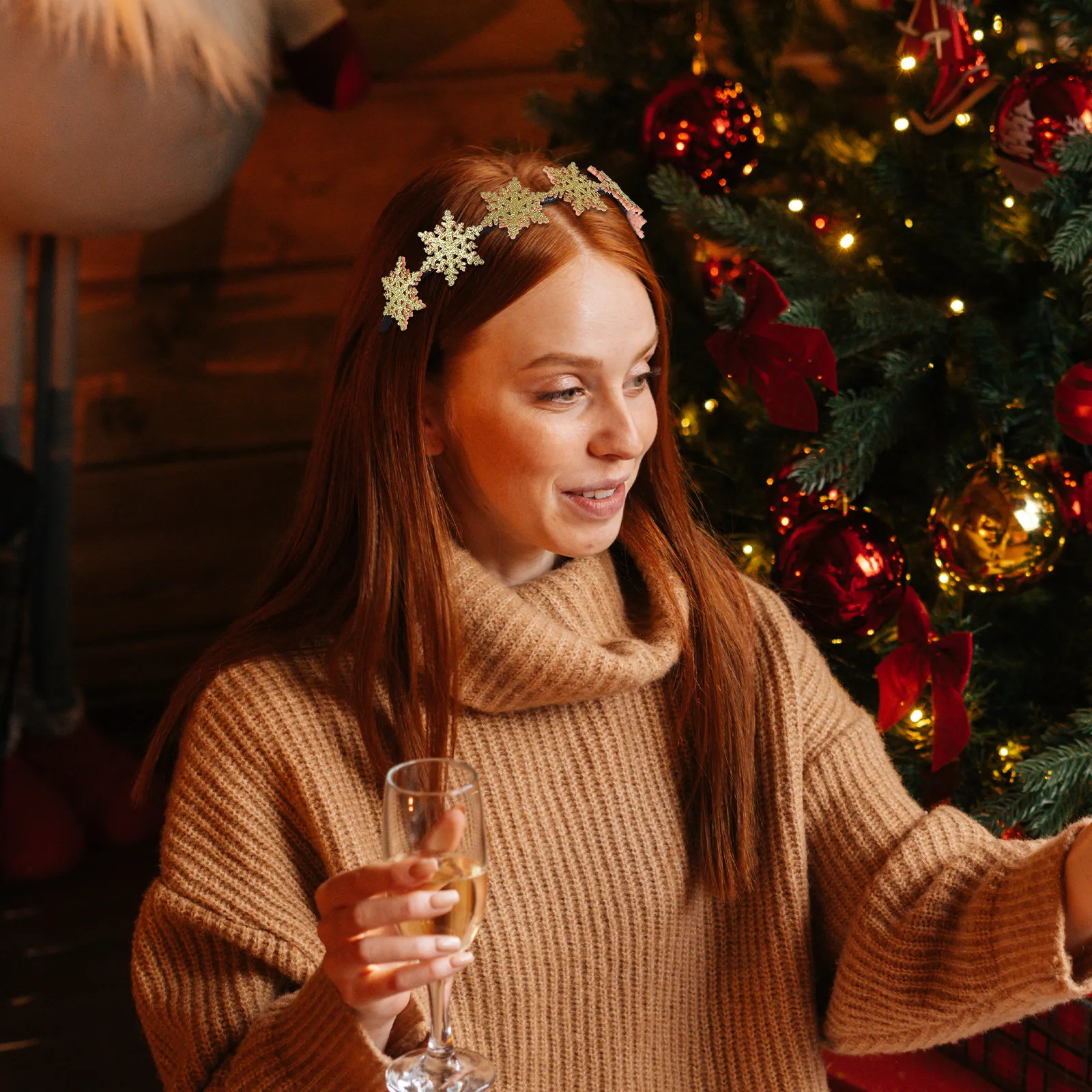 

Рождественский ободок для волос для детей, легкая, не деформируемая праздничная повязка для волос с блестящим узором в виде снежинок, идеально подходит для праздничной вечеринки