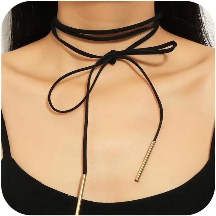 Schwarze Halsketten für Frauen, verstellbare mehrlagige Samt-Leder-Spitzenkragen-Choker-Halsketten, Goth-Schmuckgeschenke.