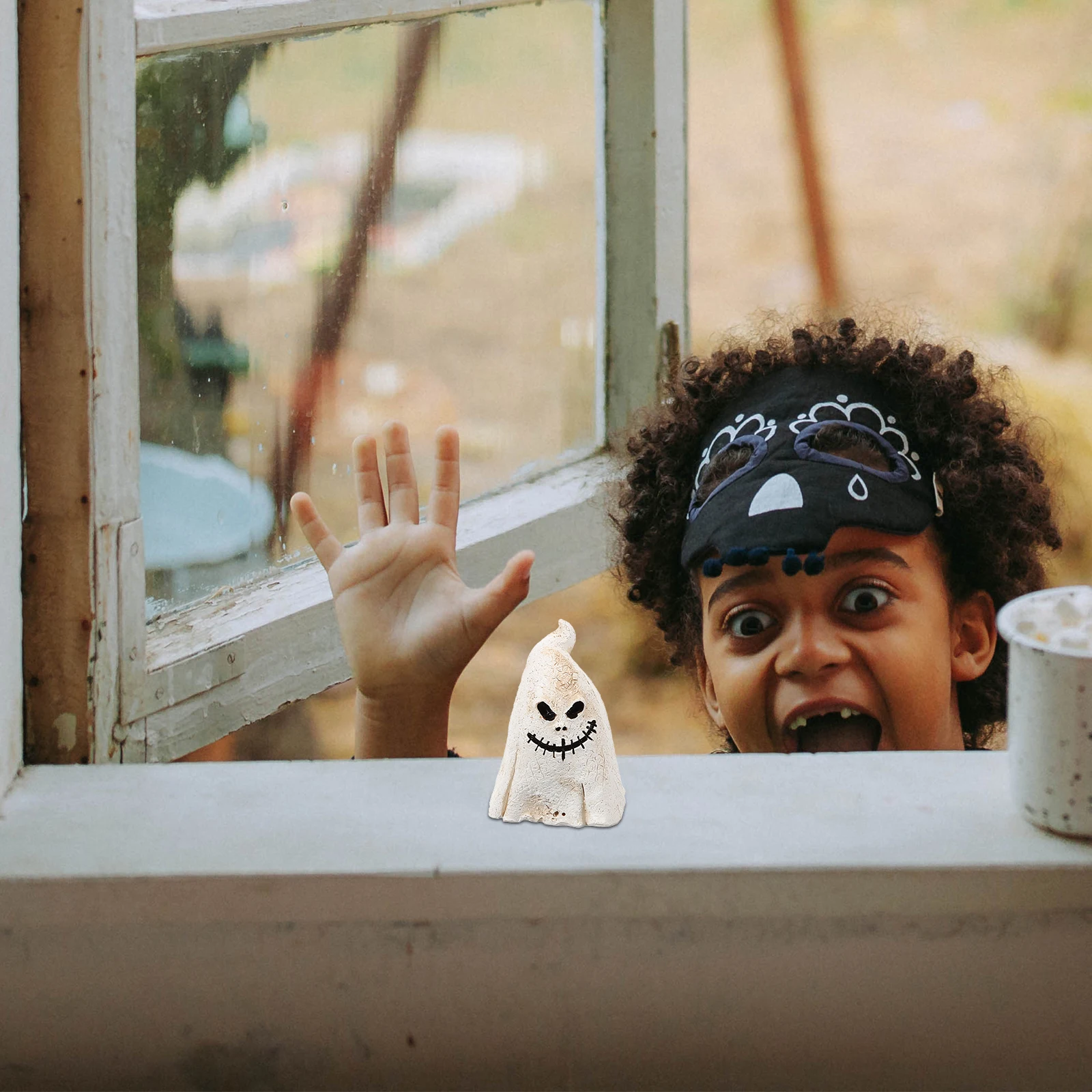 

Halloween Resin Ghost Holder Durable Synthetic Resin Mini Ghost Table Ornament for Halloween Party Decor