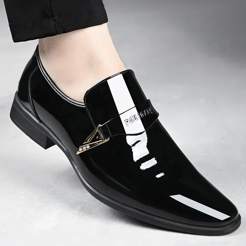 Classic British Style Pointed Leather Shoes Premium Fabric Men's Dress Shoes New Comfortable and Wear-resistant Mens Casual Shoe