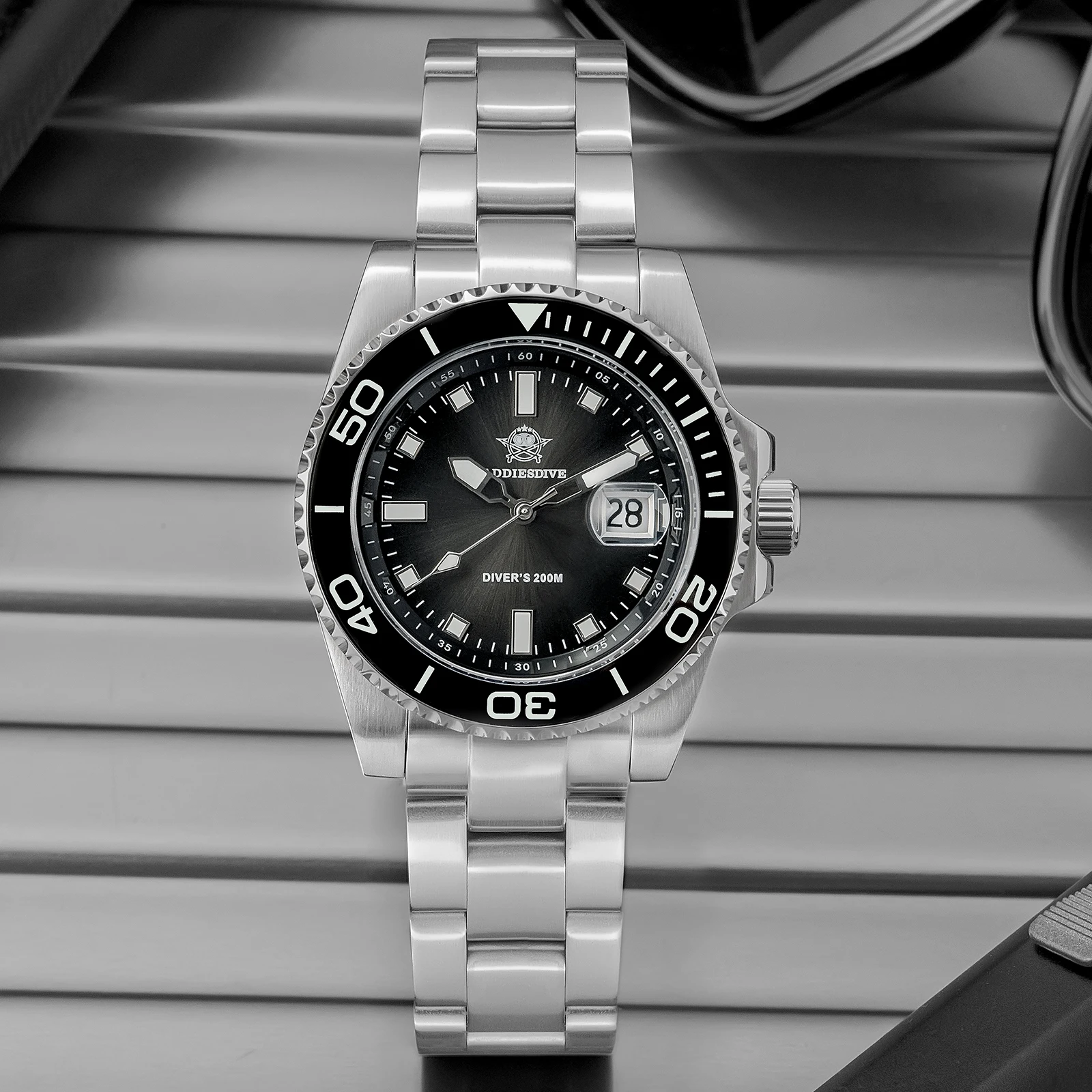 ADDIESDIVE 2026 New Men Quartz Watches BGW9 Super Blue Luminous 200M Waterproof Stainless Steel Fashion Sports Diving Wristwatch