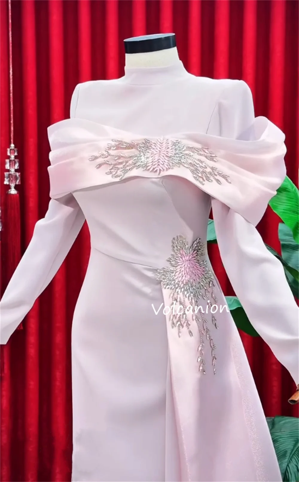 Jersey Malam Formal Kustom Gaun Panjang Kerah Tinggi A-line Manik-manik Berpayet Acara Dipesan Lebih Dahulu Klasik Indah