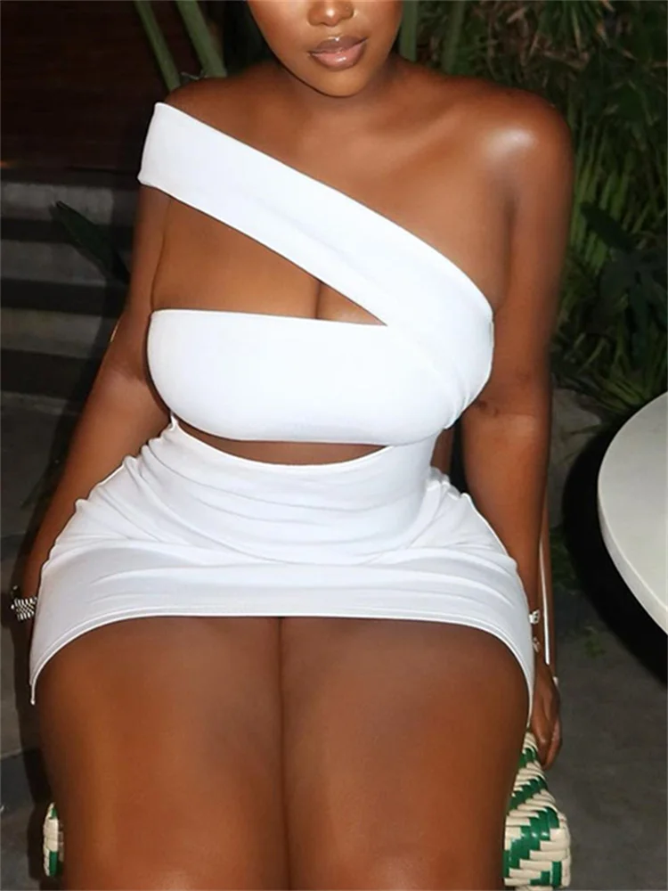 Chatte étrange robe creuse irrégulière femmes froncé col diagonale sans manches tendance minuit maigre dos nu coquette Mini moulante