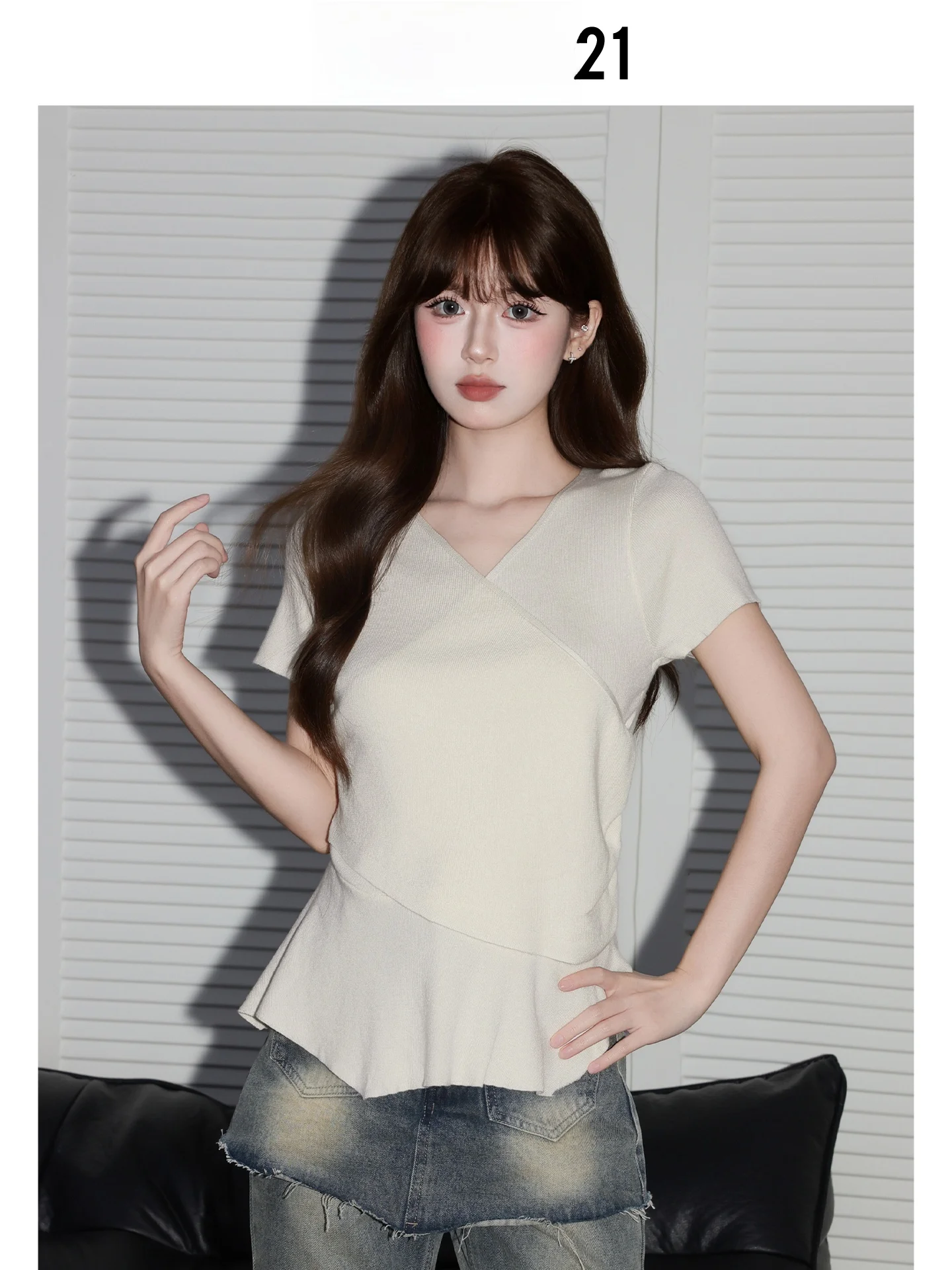 Camiseta de manga corta con cuello en V color melocotón de Forever 21, top asimétrico informal y elegante para mujer, ideal para caminar por la ciudad y para ir al trabajo.