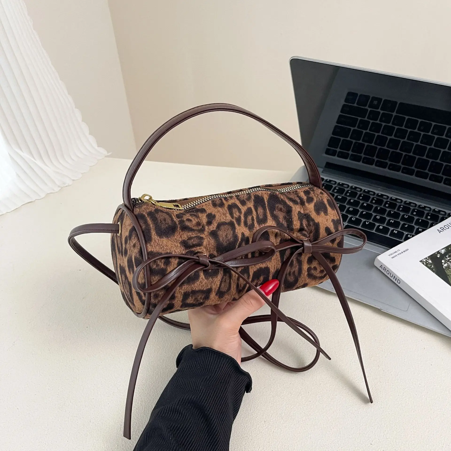 

Осенняя сумка-мессенджер из искусственной замши в стиле ретро с леопардовым принтом, женские сумки на плечо с новым дизайном и бантом, корейские повседневные женские сумки