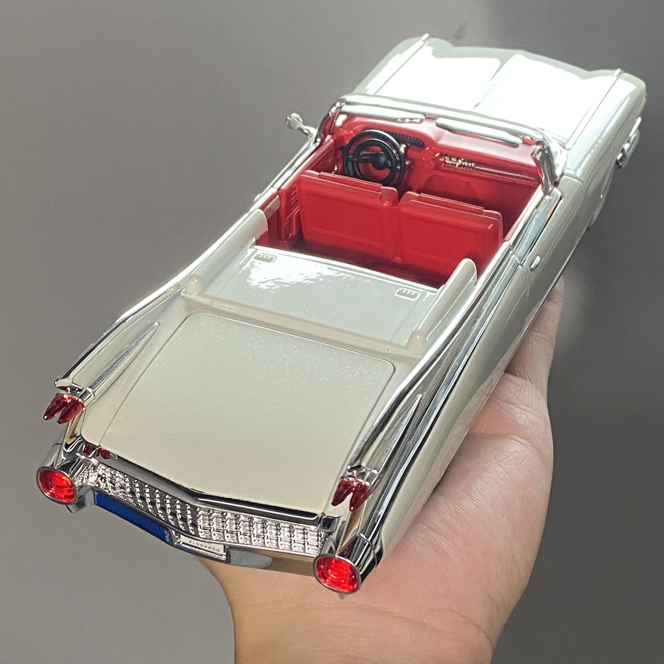 1:24 Cadillac Eldorado Biarritz 1959 Series 62 Alloy Diecast