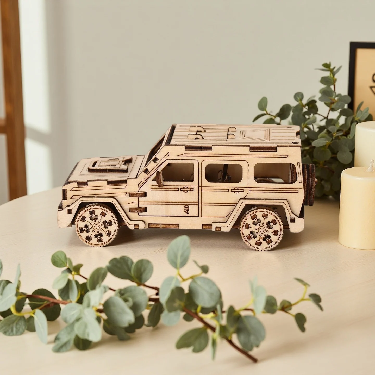 Fotografia 7: Kit de modelo de carro de madeira 3D OUZEY - quebra-cabeça de montagem com corte a laser DIY, projeto de construção educacional para adultos e adolescentes de 14 anos ou mais