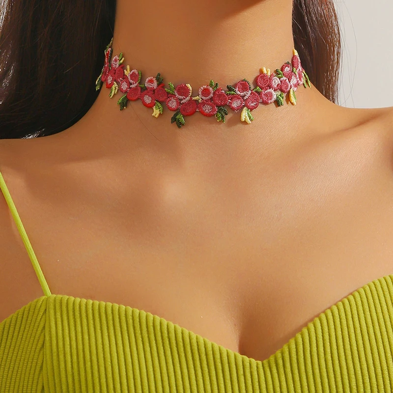 Y2K الدانتيل والتطريز الزهور قلادة للنساء الفتيات نوعية جيدة الحلو أنيقة المختنق طوق تصميم رومانسي التبعي