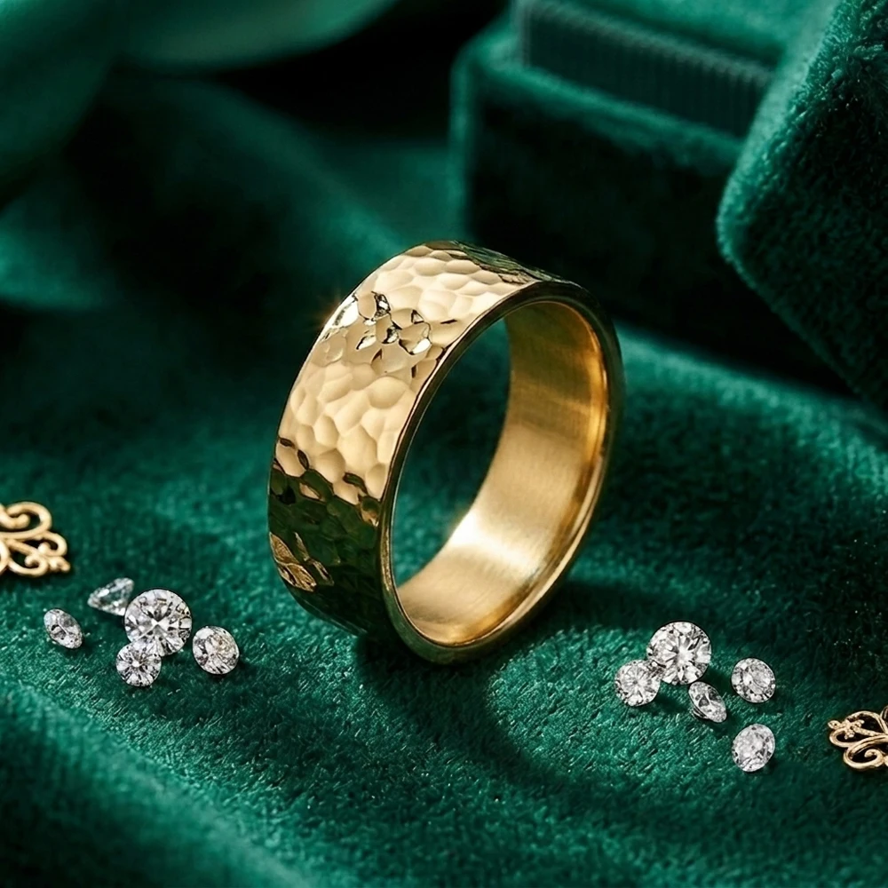 Luxuriöse 8mm Ringe mit gehämmerter Oberfläche für Herren und Damen, elegantes, minimalistisches Ehering-Geschenk, modischer Edelstahlschmuck. – Detail 4