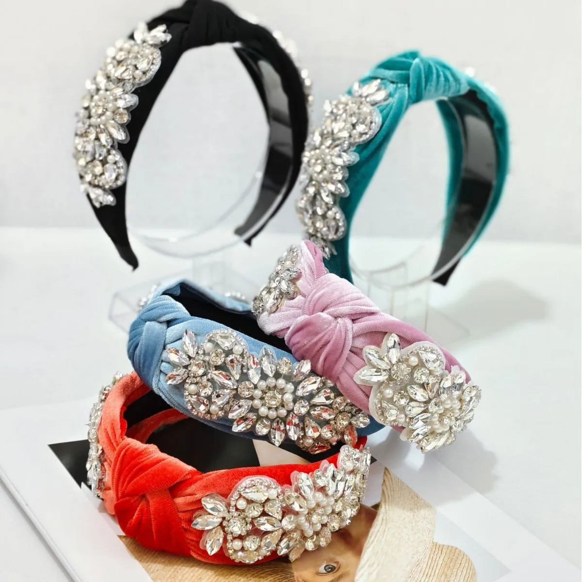 

Korean Autumn/winter Luxury Velvet Rhinestone Criss-cross Knot Headband