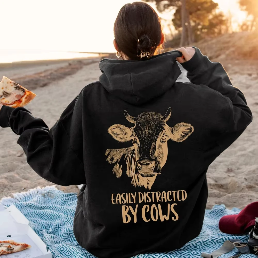 

Женская толстовка с забавным принтом «Легко отвлекаюсь коровами», худи в стиле ковбойки, свитшот с юмористическим надписью, толстовка с коровами