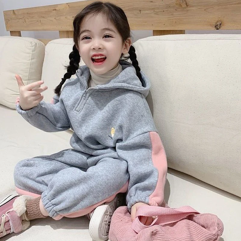 Autumn winter clothing set 2-9 Age girl  plush insulation hooded fashion versatile casual sports jacket /pants new Kids garments