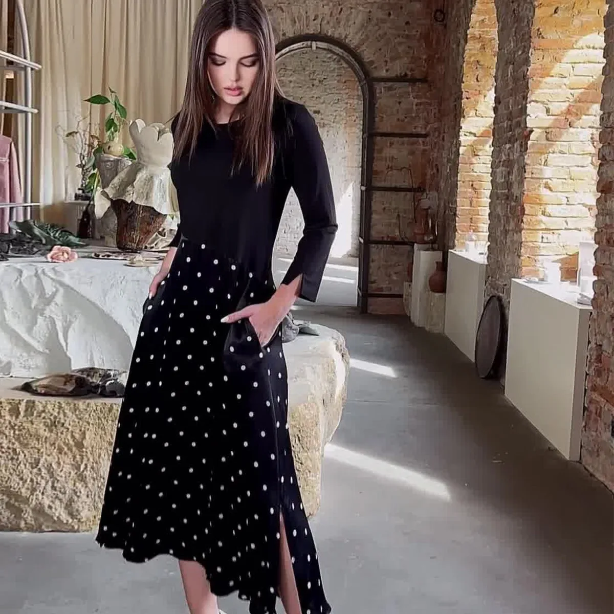 

Europe and The United States 2024 Spring New Long-sleeved Polka Dot Round Neck Dress Waist Temperament Skirt Woman Maxi Dress