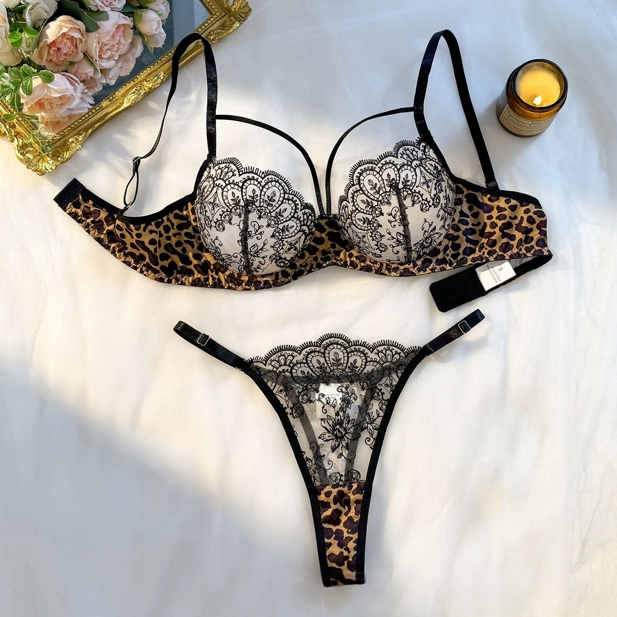 Set Lenjerie Intimă Leopard Sexy Dantelă