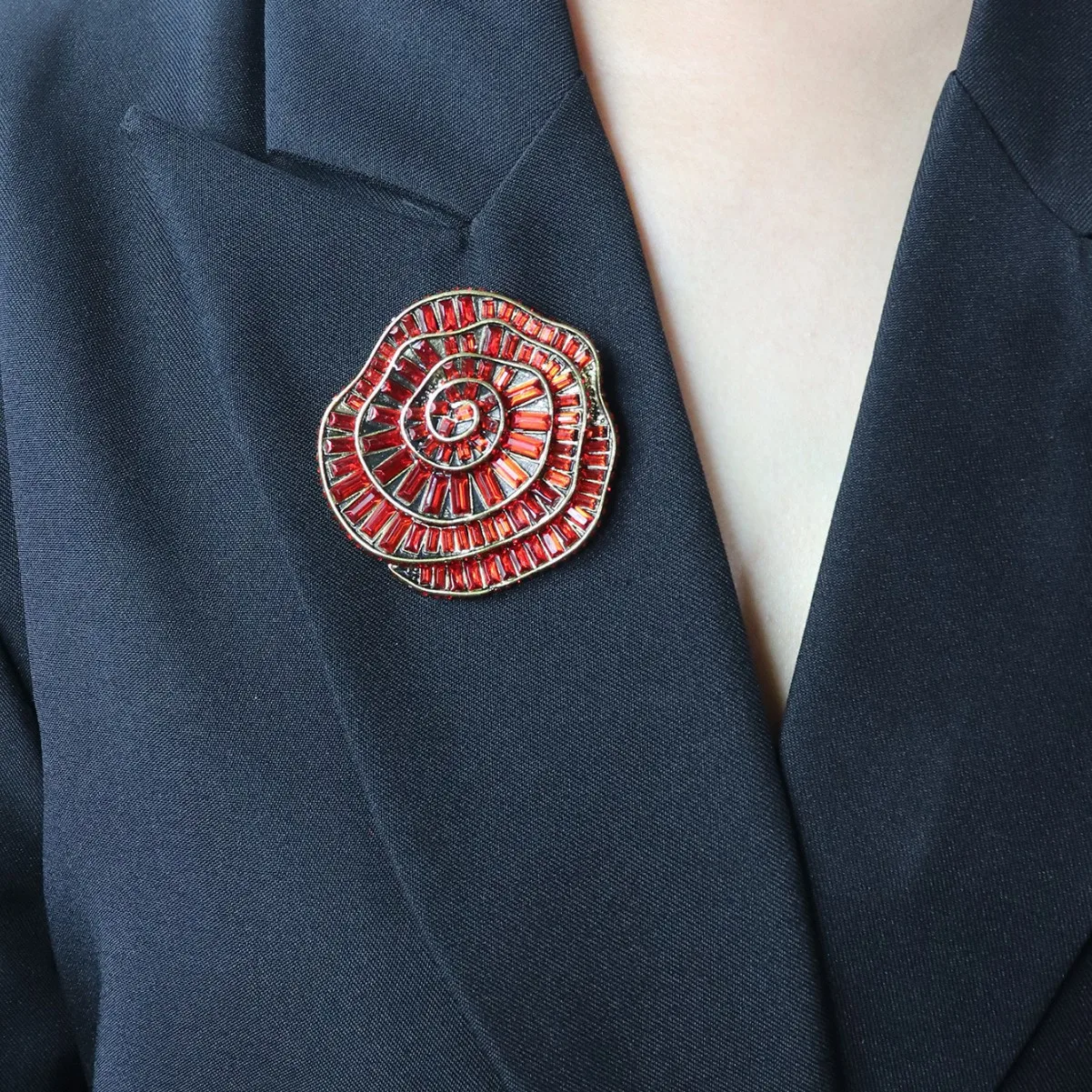 Vintage Heavy Duty Rhinestone Inlaid Rose Brooch Dual Use Necklace Pendant Clothing Accessories M993