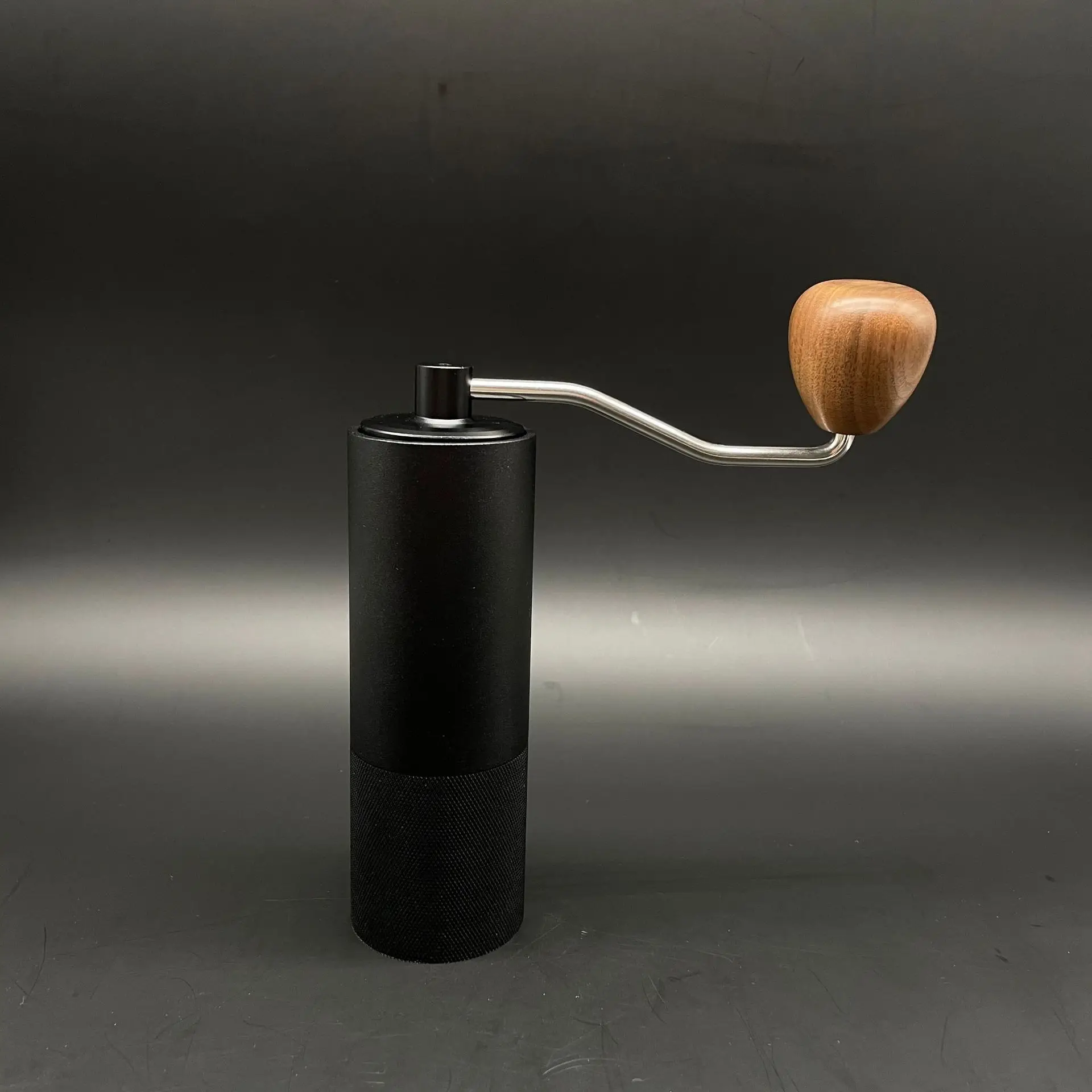 New hand-cranked bean grinder, stainless steel grinding core portable household hand-brewed coffee labor-saving grinding bean