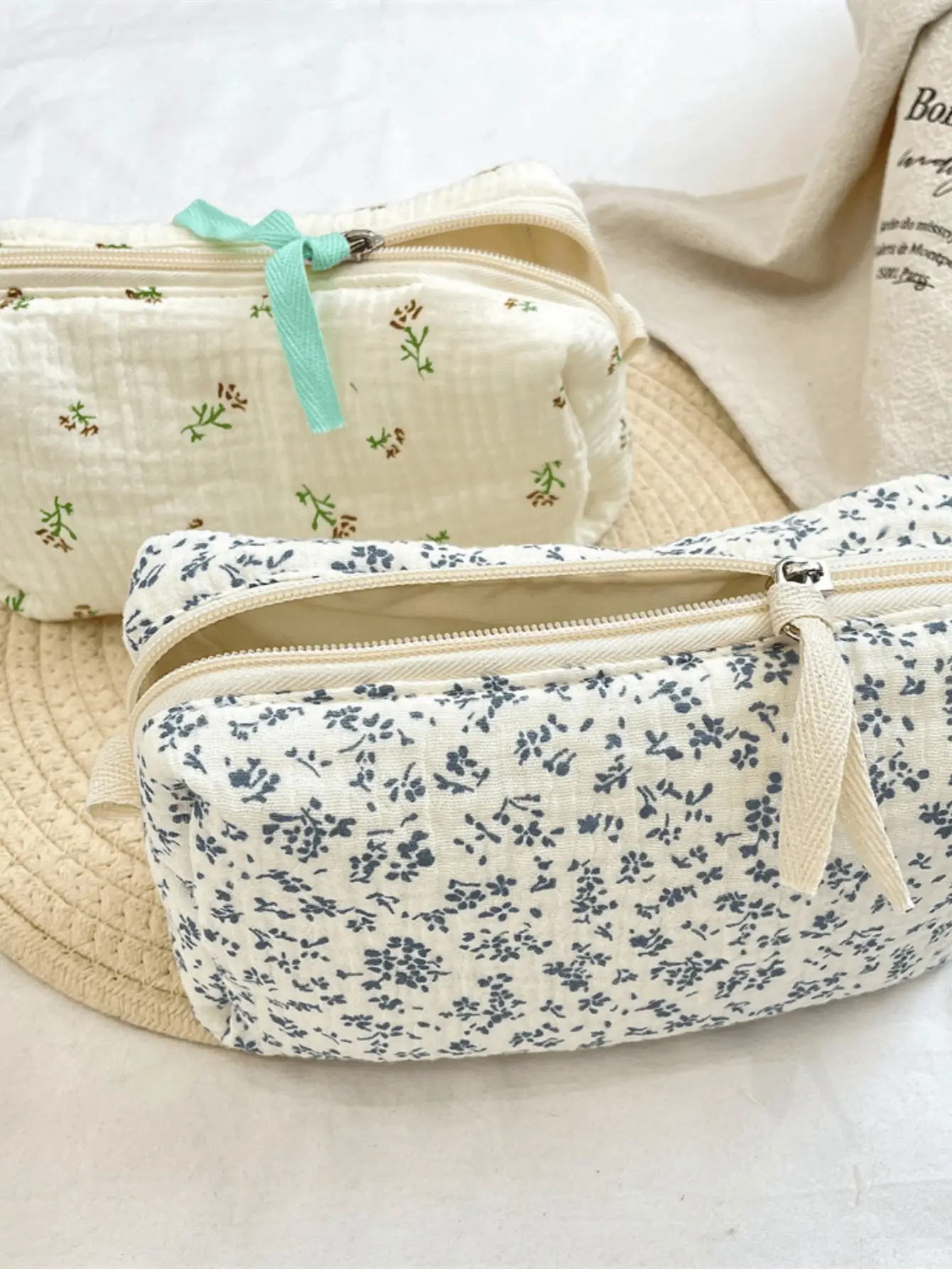 Beige Rose Blue Flower Large Capacity Makeup Bag Multi functional Makeup Bag Lipstick Cosmetics Storage Makeup Bag