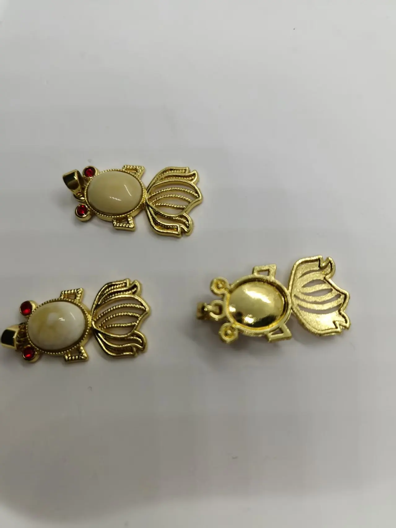 Lucky Jewelry Natural Baltic Amber Koi Fish Pendant Stainless Steel Necklace Unisex Good Fortune Charm Accessory For Women Men