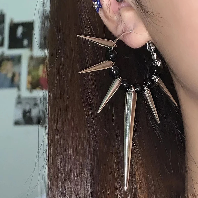 Grunge Y2K Black Beads Long Spike Hoops Earrings Vintage Kpop Spiky Rivet Big Hoop Huggies Earrings for Parry Egirl Jewelry