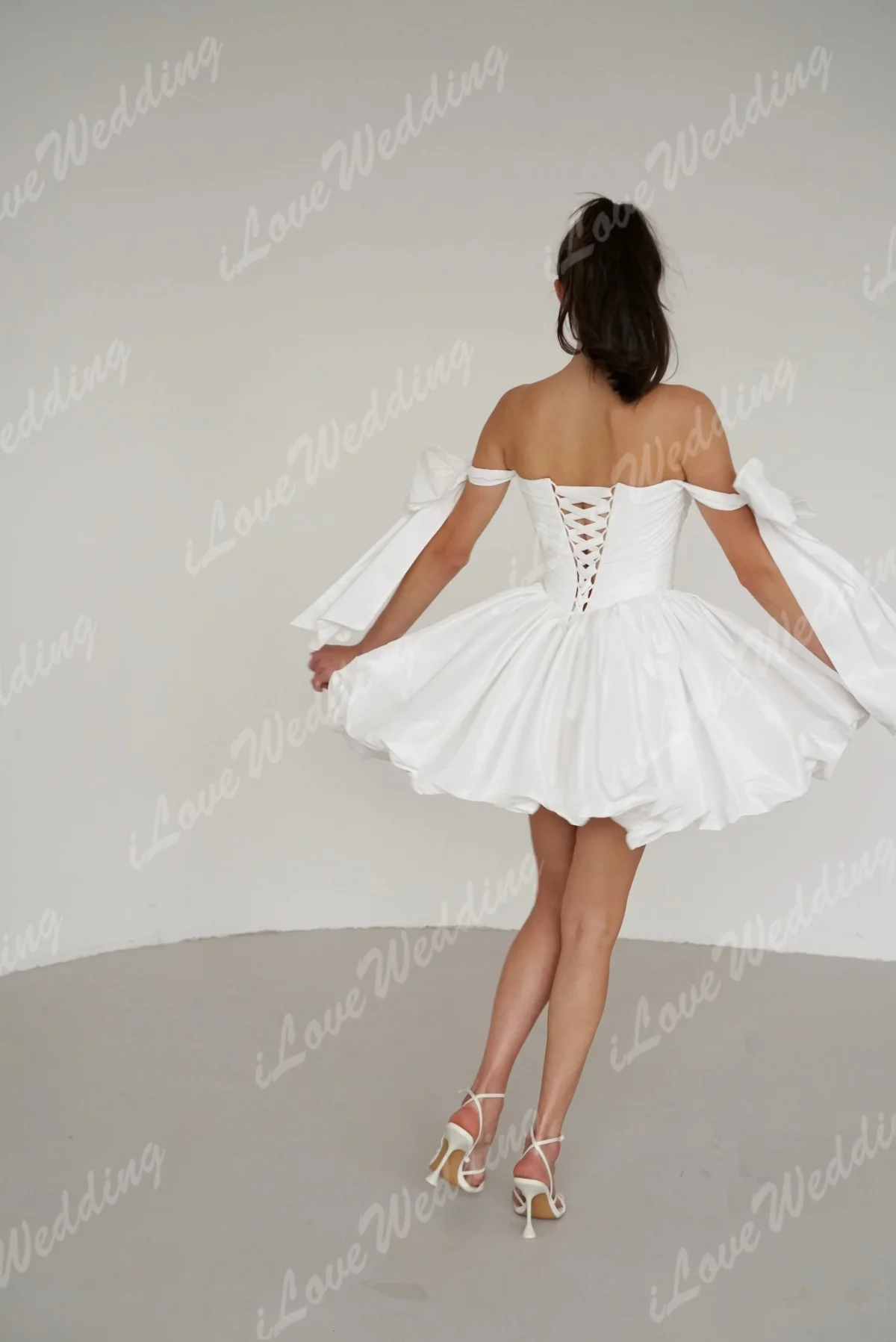 Robe de mariée trapèze Simple, épaules dénudées, courte, élégante, plissée au-dessus du genou, Mini robe à lacets dans le dos, personnalisée