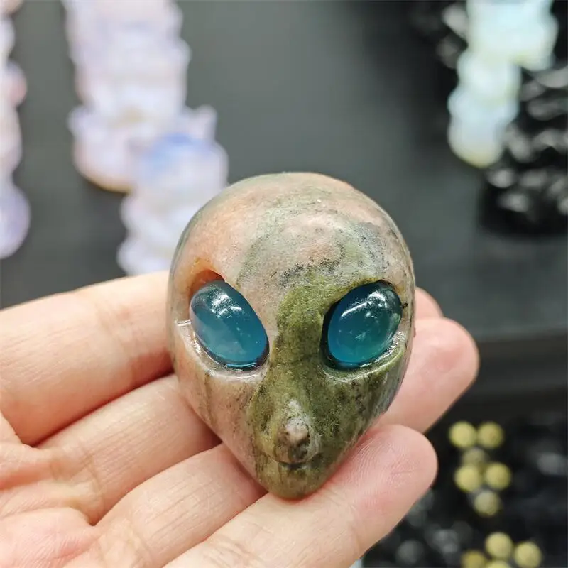Natural Quartz Stone Alien Skull Healing Fengshui Gemstones HomeDecoration Holiday Gift 1PCS view 3