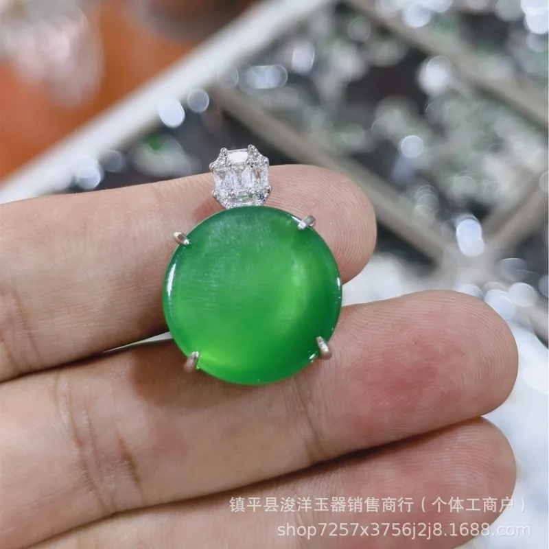 New Chinese-style green chalcedony pendant, round amulet with silver plating and fluorescent effect, hand-set peace buckle neckl