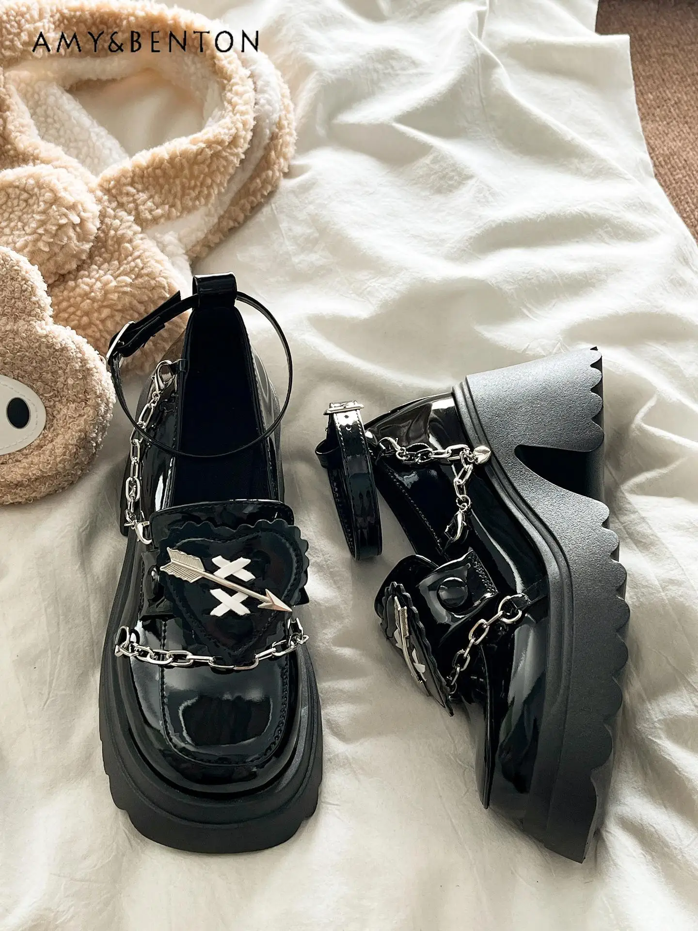 

2025 Autumn New Style Hot Girl Subculture Shallow Mouth Thick Sole Leather Shoes Girls’s Pair with Dresses Mary Jane Shoes