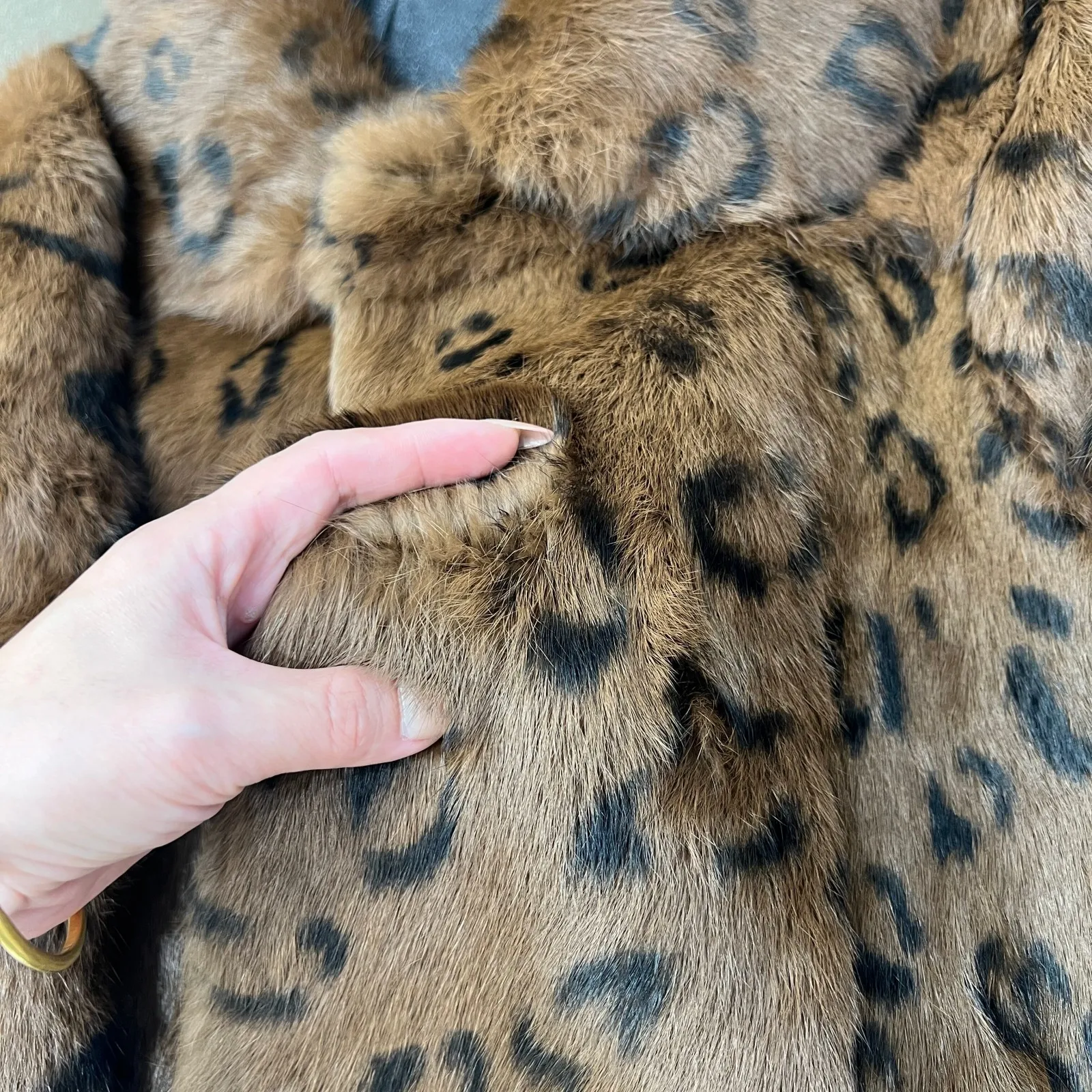 Luxuriöser Echtkaninchenfellmantel für Damen, Braun mit Leopardenmuster, Winter-Warmjacke aus Naturfell, Modischer Outdoor-Kurzmantel, Dick und Flauschig – Detail 8