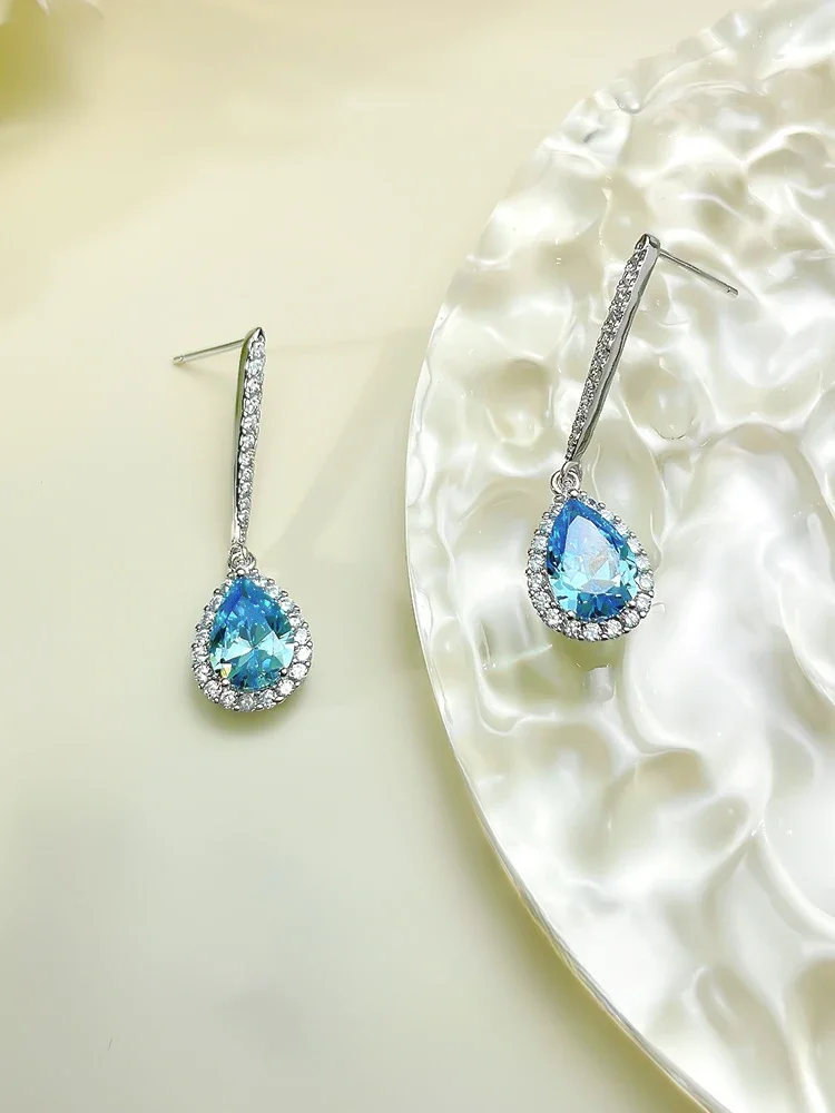 Desire Fashion Artificial Blue Treasure Droplets Silver Earrings Inlaid with Imported High Carbon Diamond Earrings