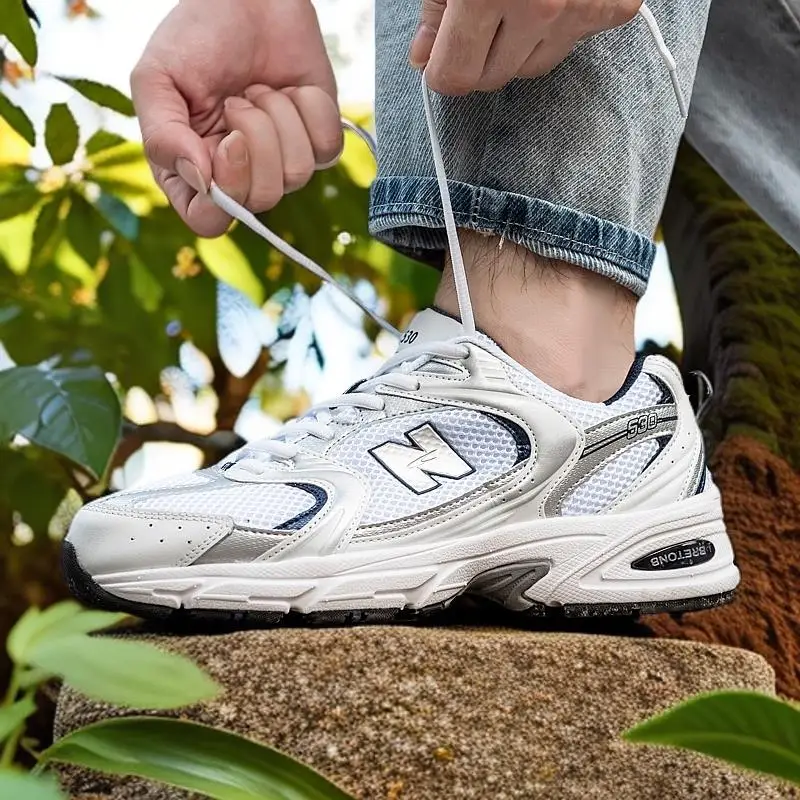 

Стильные и удобные кроссовки: универсальная модная повседневная спортивная обувь