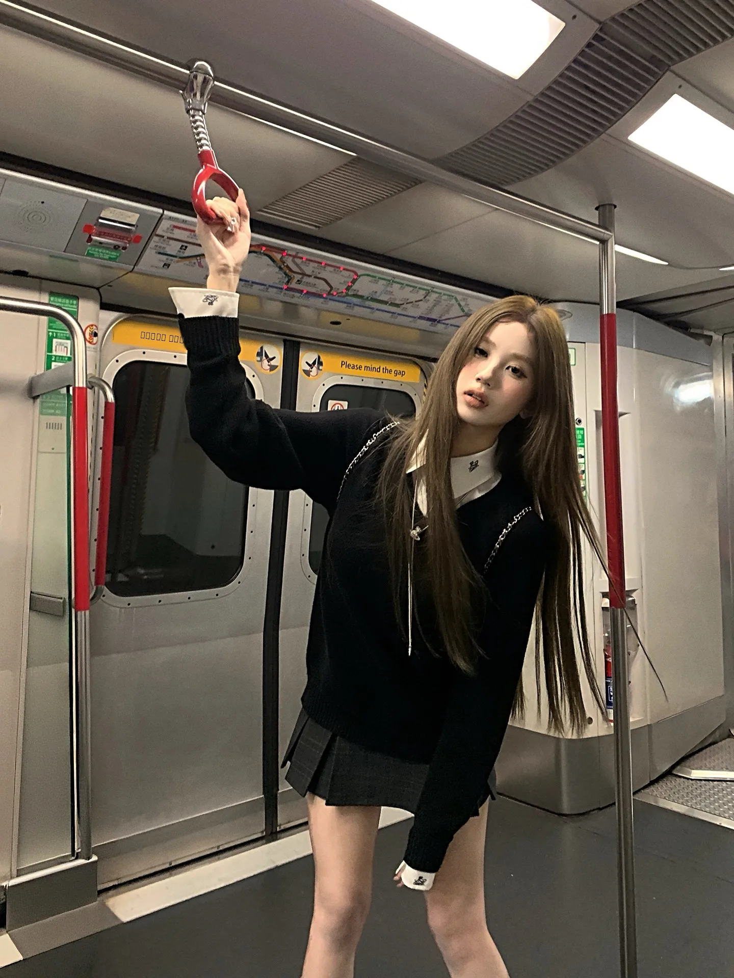 

Женский вязаный свитер Eaton School Flower свободного кроя с принтом, комплект из двух предметов: повседневный модный весенний топ и брюки для создания стройного силуэта