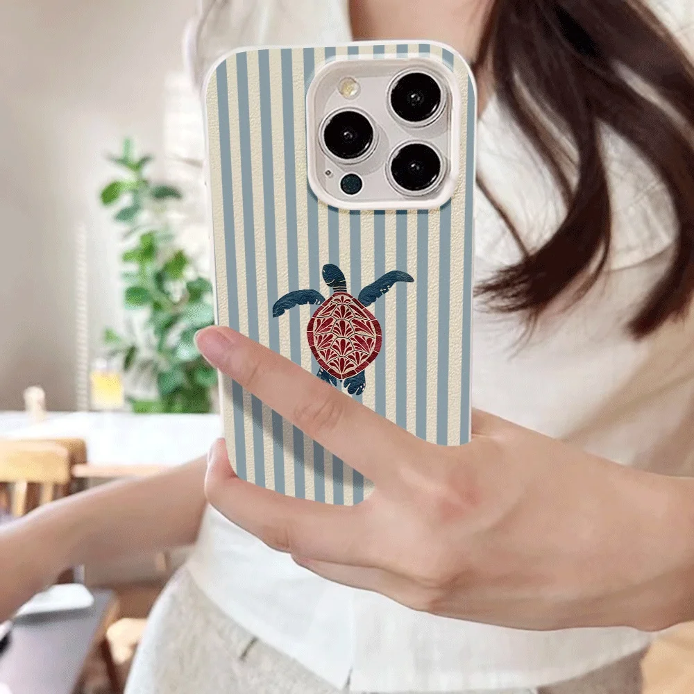 Koreanischer Stil Blaue Streifen Meeresschildkröten-Druck Handyhülle für iPhone 17 16 15 14 13 12 11 Pro Max Plus 17 XR Silikon Matte Hülle – Detail 4