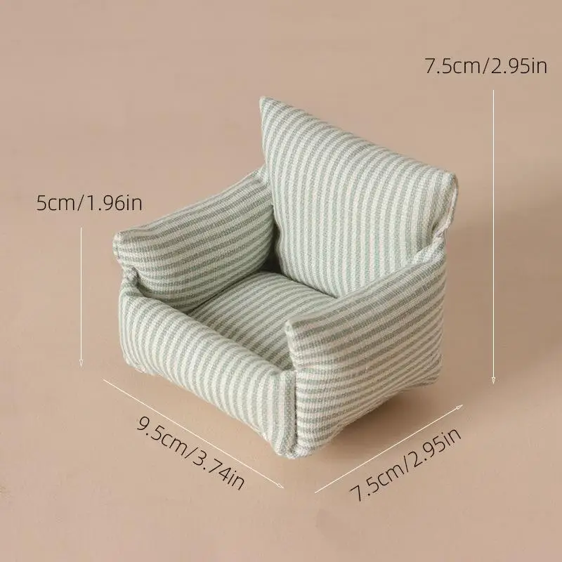 Modèle de canapé pour maison de poupée, design rayé, pour maisons miniatures à l'échelle 1/12 ; décoration de scène de vie et ornements pour jeux d'imitation
