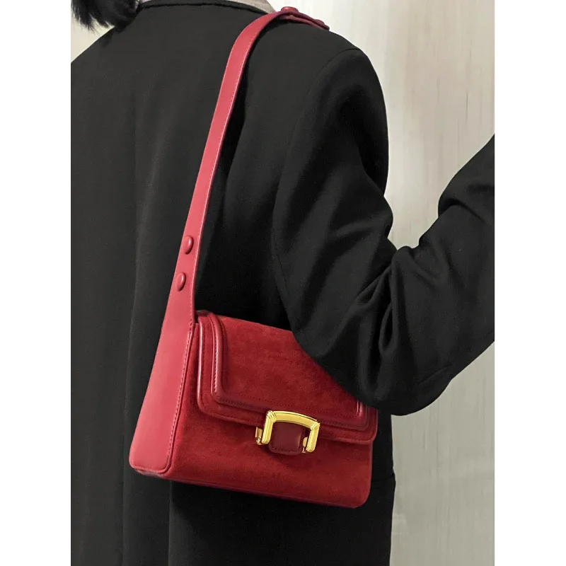 Light Luxury High-Grade Sense Velvet Handbag Red Festive Bridal Wedding Bag 2023 Women\'s New Retro Simple Underarm Shoulder Bag