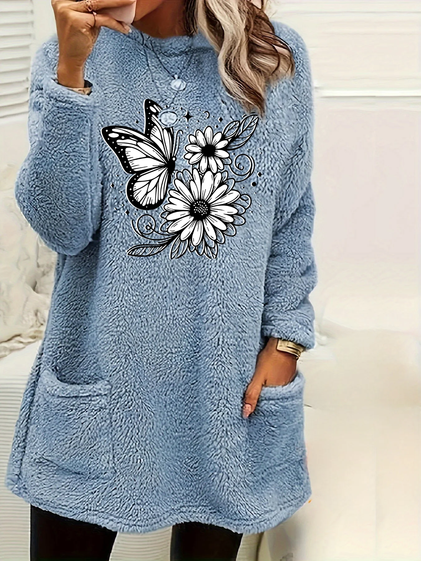 Plus Size Women Fleece Sweatshirt White Sunflower Butterfly Print Crew Neck Soft Warm Sweater Casual Winter Long Sleeve Pullover
