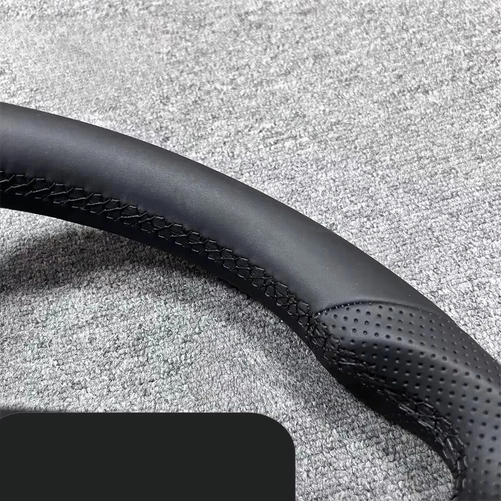 Venta caliente para Toyota LC300 de GR Logo cuero Real conjunto de volante de cuero perforado negro