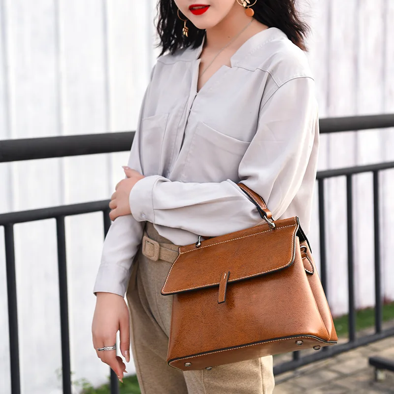 

New Oil Wax Cowhide Genuine Leather Crossbody Small Bag for Women Fashionable Versatile Shoulder Shell Handbag Lady