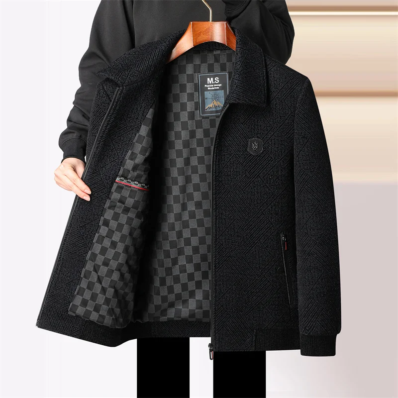 

Удобная повседневная мужская одежда для мужчин среднего возраста на весну-осень: куртка из полиэстера, нейлона и синтетических волокон, приталенный крой.