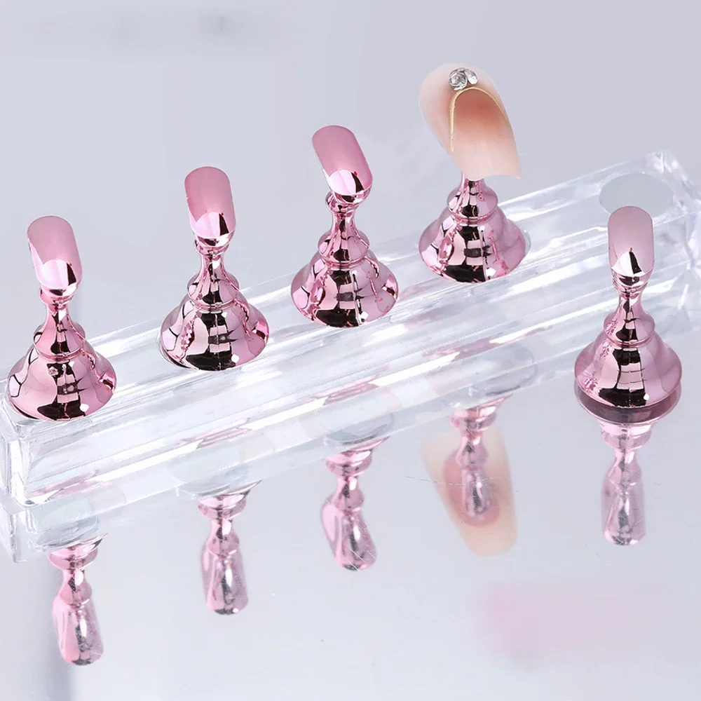 5 Teile/los Schach Bord Magnetische Nagel Praxis Halter Acryl Falsche Nagel Display-ständer UV Gel Polnisch Zeigt Regal Maniküre Werkzeuge