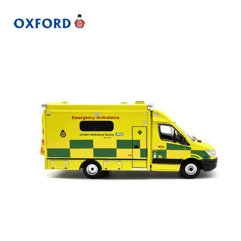 OXFORD Diecast 1:76 Scale Ambulance Alloy Car Model Finished Product Simulation Toy Static Model Display Souvenir