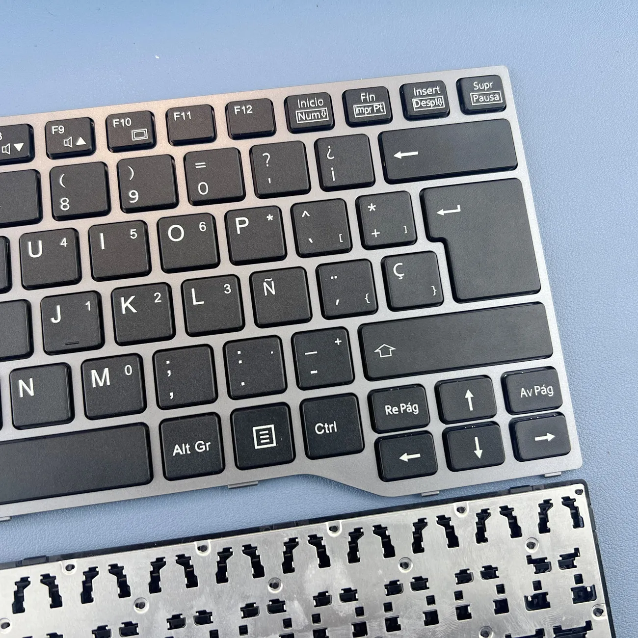 Spanish Keyboard Silver Frame For Fujitsu Lifebook E733 E734 E743 E744 U745 E546 E547 E544 E736 E746 Series